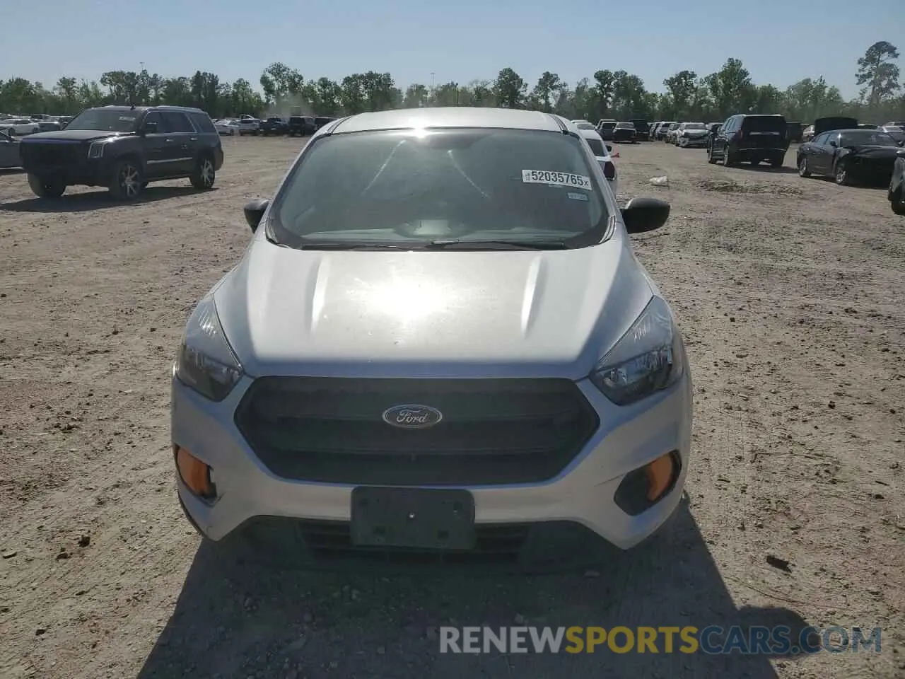 5 Photograph of a damaged car 1FMCU0F70KUC03130 FORD ESCAPE 2019