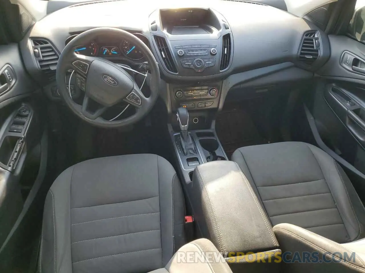 8 Photograph of a damaged car 1FMCU0F70KUC03130 FORD ESCAPE 2019