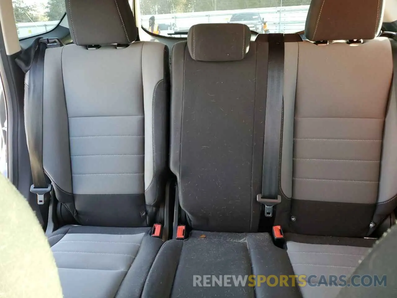 10 Photograph of a damaged car 1FMCU0F70KUC46656 FORD ESCAPE 2019