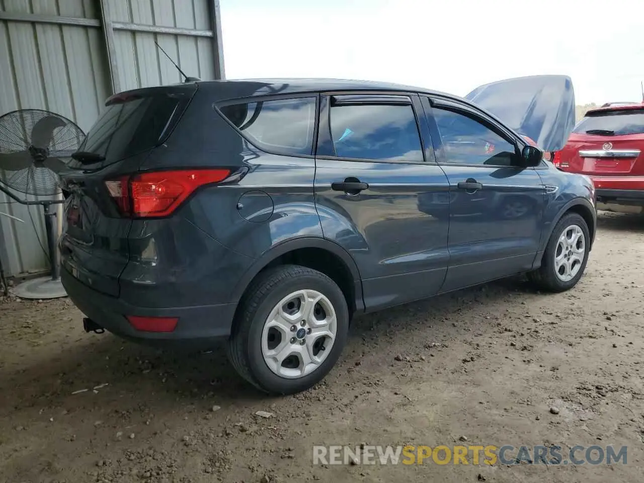 3 Photograph of a damaged car 1FMCU0F70KUC46656 FORD ESCAPE 2019