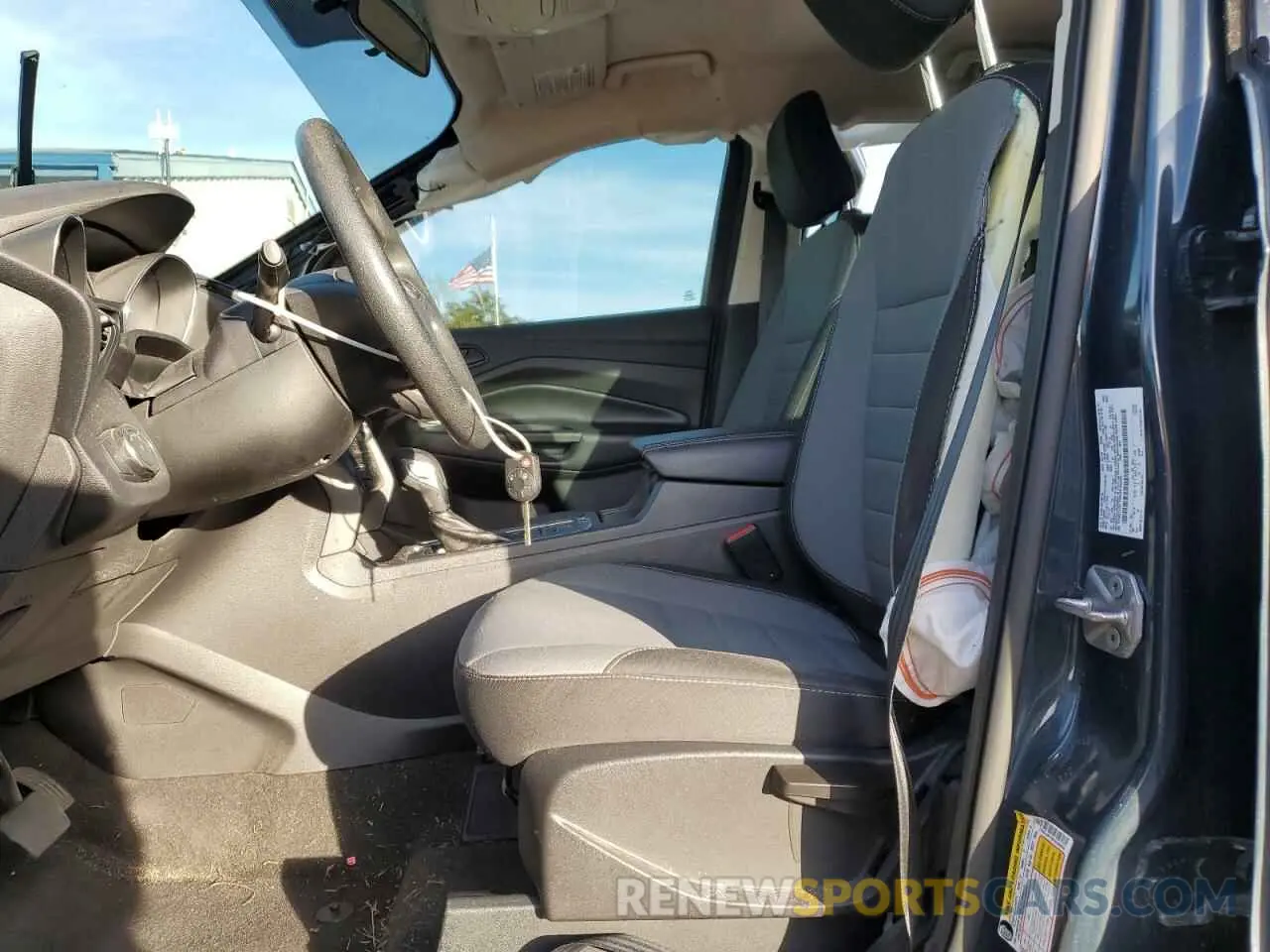 7 Photograph of a damaged car 1FMCU0F70KUC46656 FORD ESCAPE 2019
