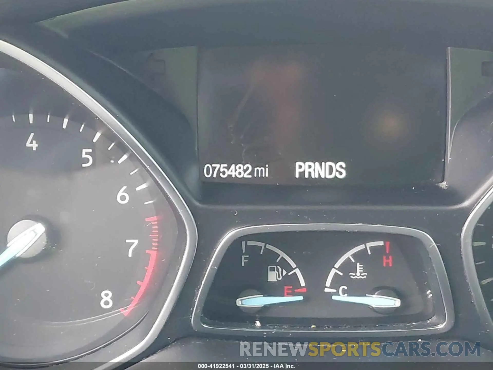15 Photograph of a damaged car 1FMCU0F71KUA12994 FORD ESCAPE 2019