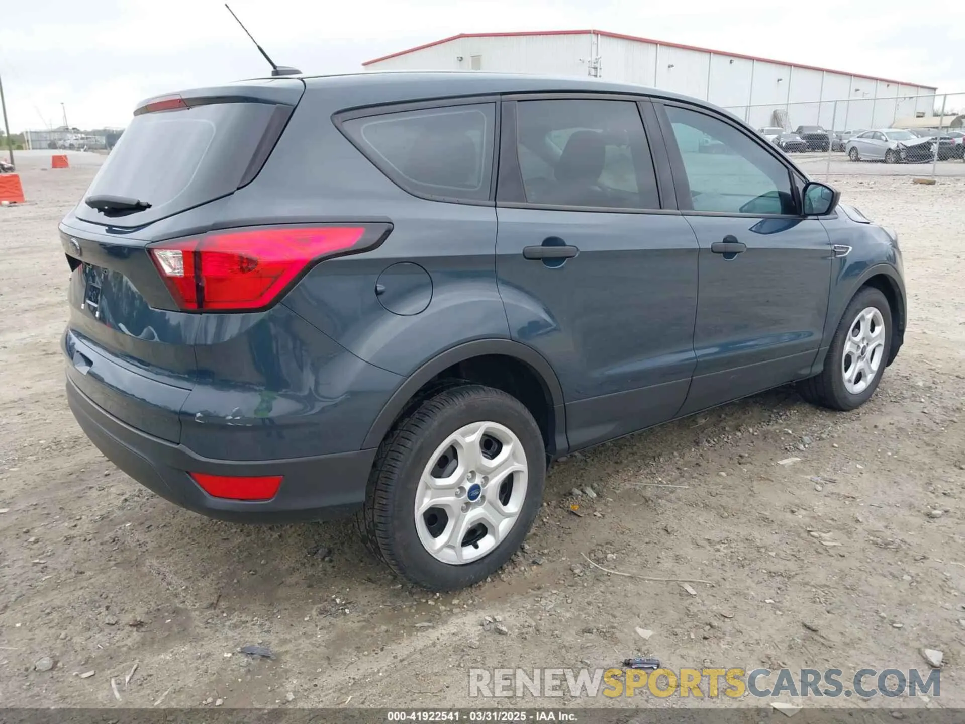 4 Photograph of a damaged car 1FMCU0F71KUA12994 FORD ESCAPE 2019