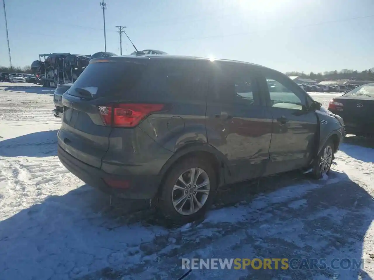 3 Photograph of a damaged car 1FMCU0F71KUA69440 FORD ESCAPE 2019