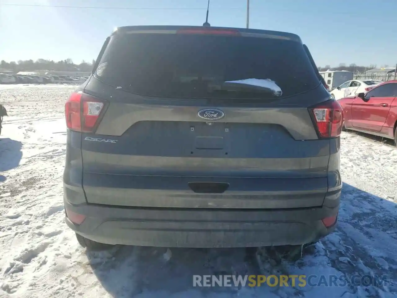 6 Photograph of a damaged car 1FMCU0F71KUA69440 FORD ESCAPE 2019