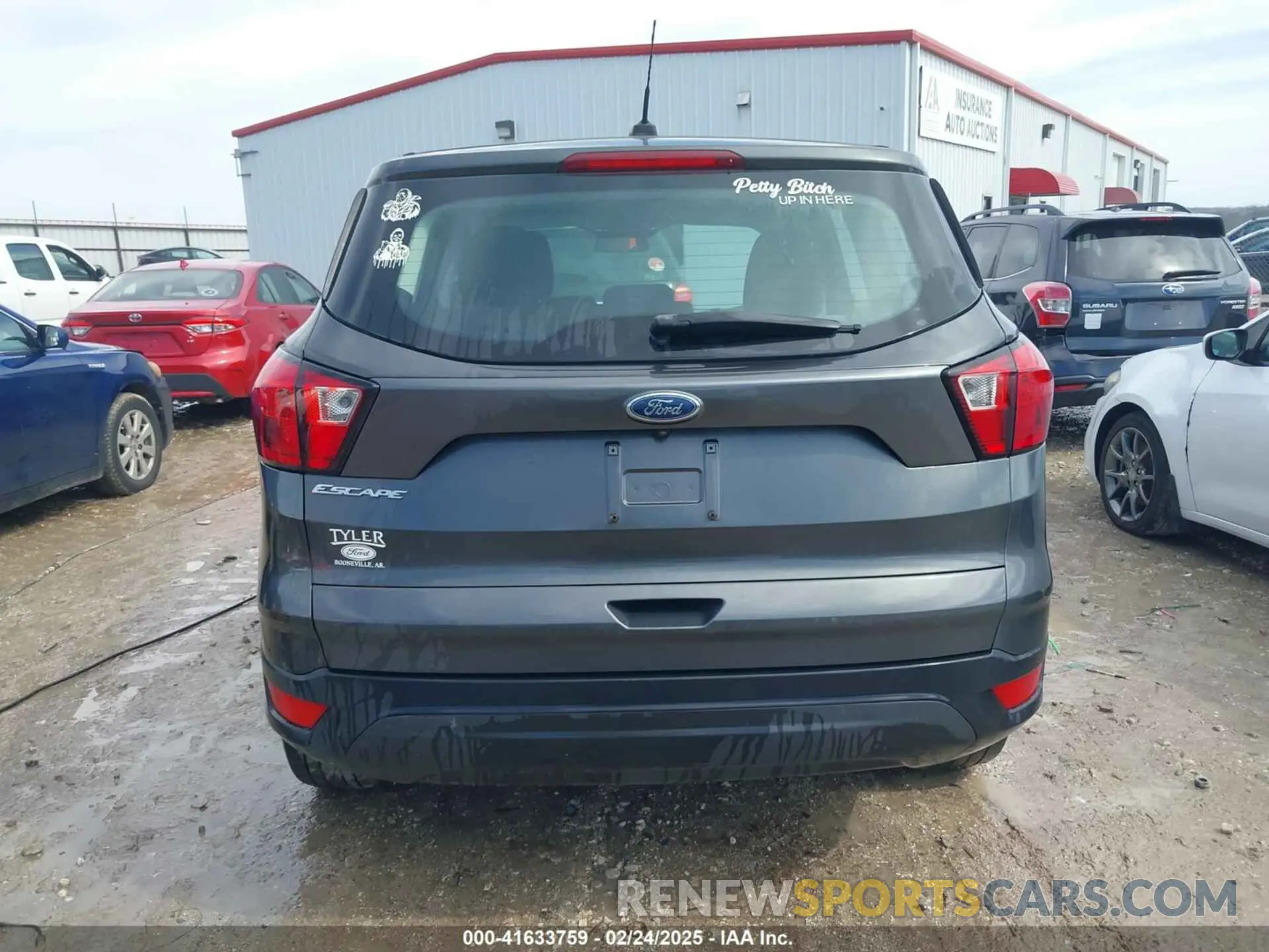 17 Photograph of a damaged car 1FMCU0F71KUA74959 FORD ESCAPE 2019