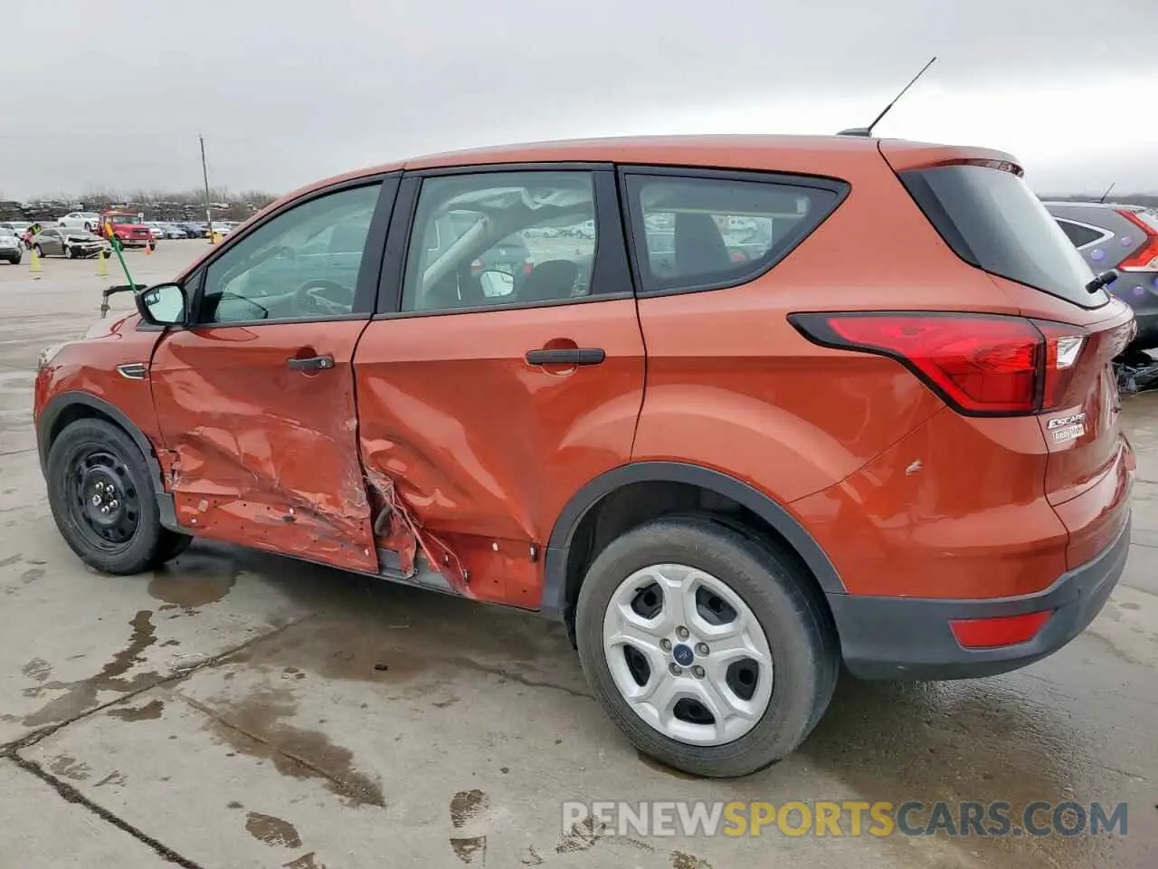 2 Photograph of a damaged car 1FMCU0F71KUA99182 FORD ESCAPE 2019