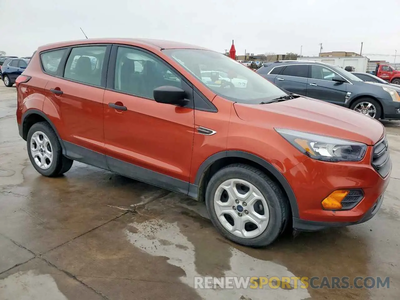 4 Photograph of a damaged car 1FMCU0F71KUA99182 FORD ESCAPE 2019