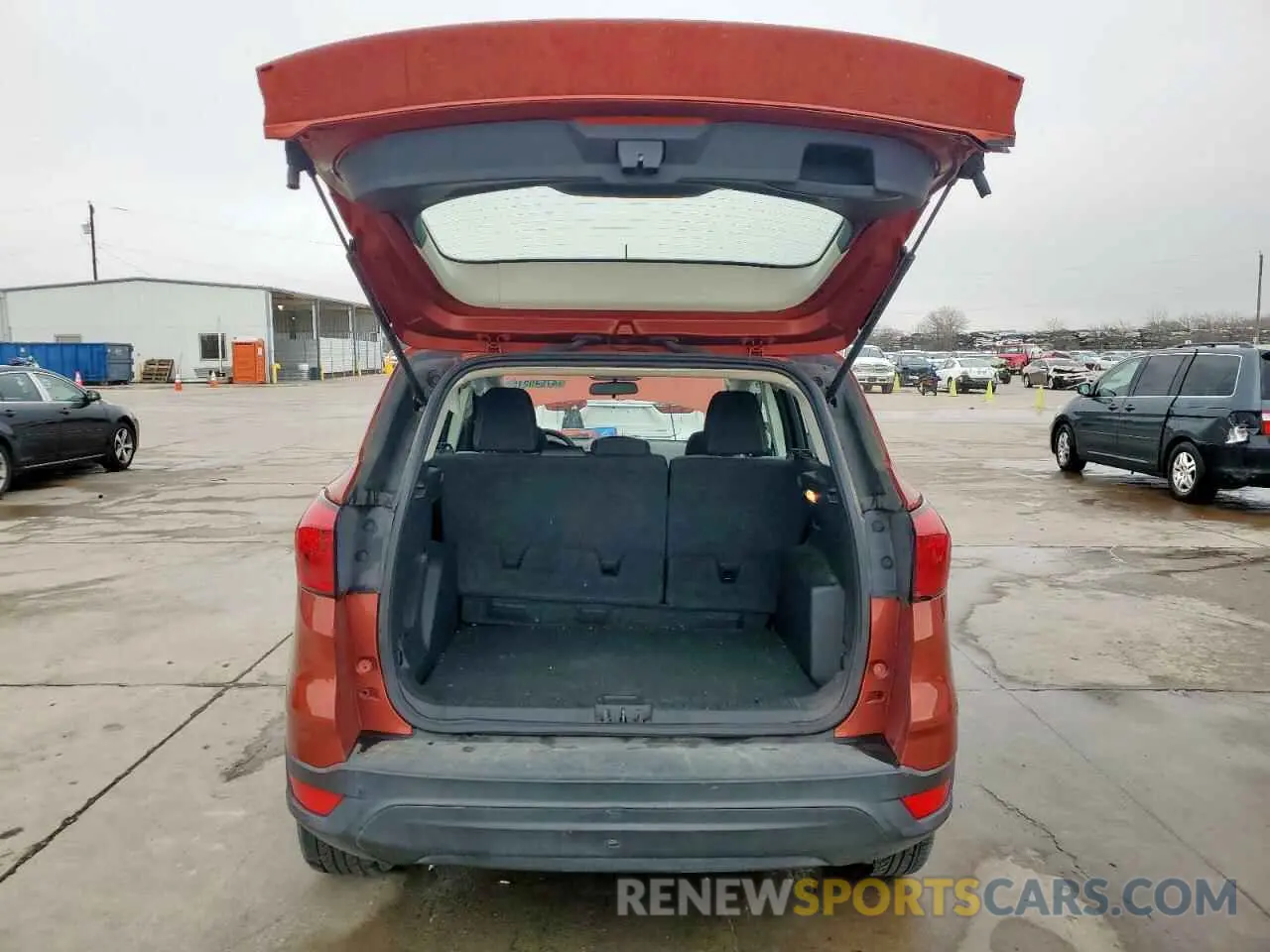 6 Photograph of a damaged car 1FMCU0F71KUA99182 FORD ESCAPE 2019