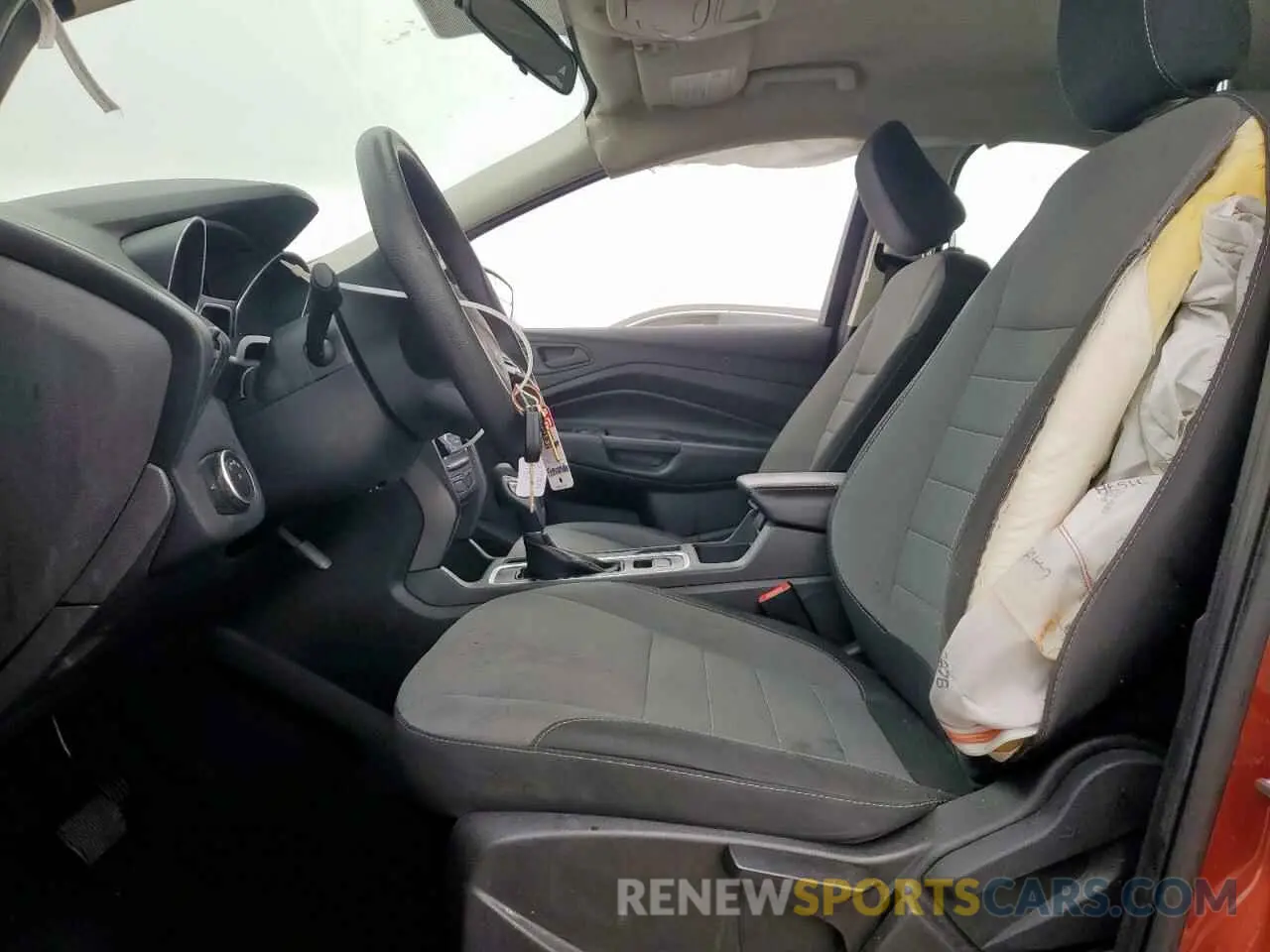 7 Photograph of a damaged car 1FMCU0F71KUA99182 FORD ESCAPE 2019