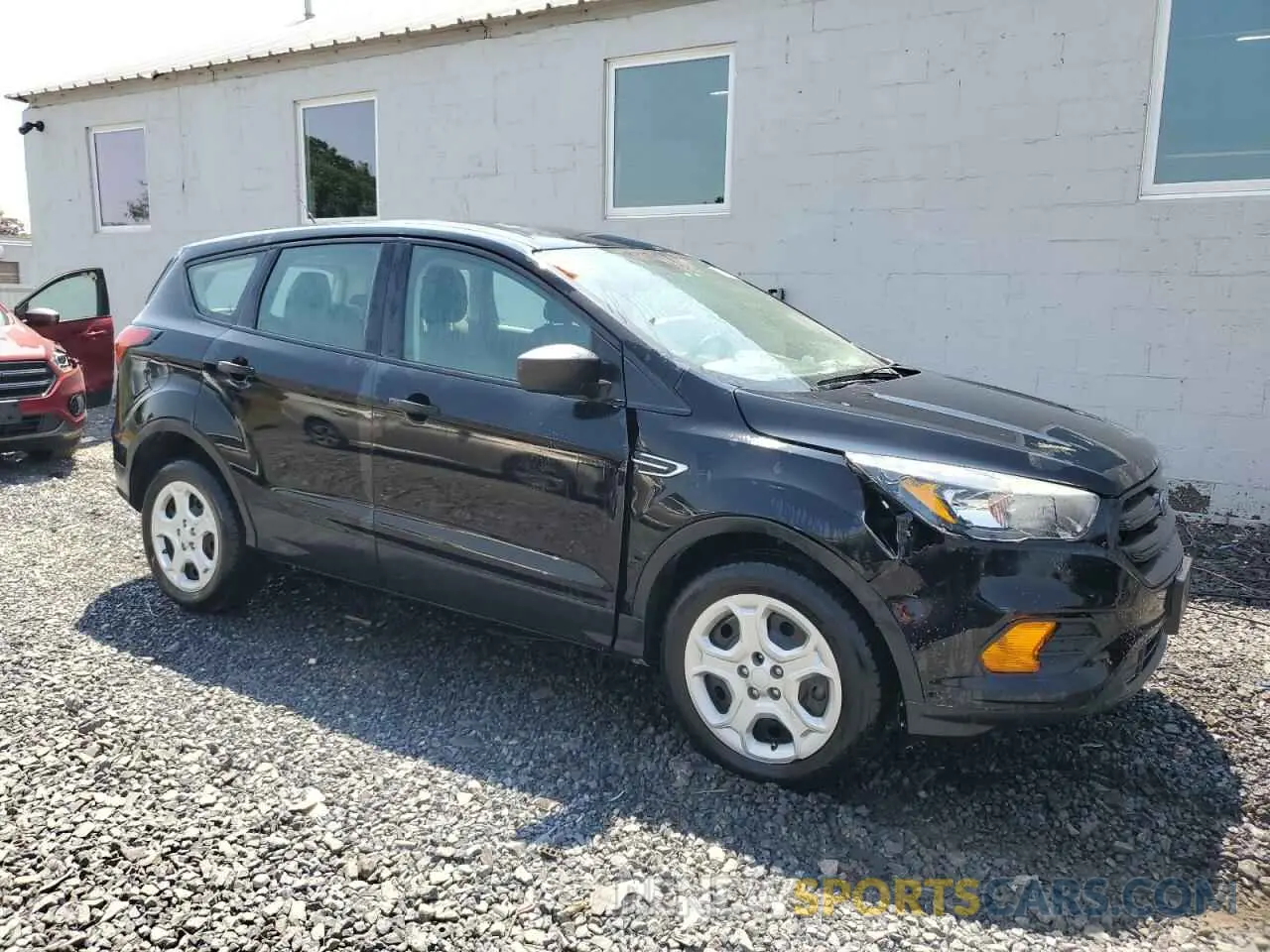 4 Photograph of a damaged car 1FMCU0F72KUA00711 FORD ESCAPE 2019