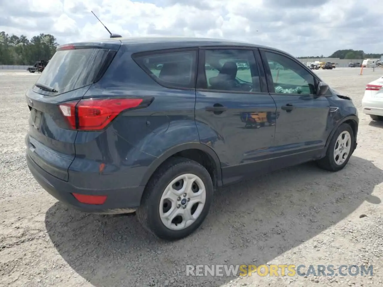 3 Photograph of a damaged car 1FMCU0F72KUA22756 FORD ESCAPE 2019