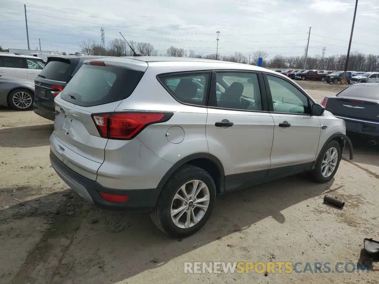 3 Photograph of a damaged car 1FMCU0F72KUA87719 FORD ESCAPE 2019