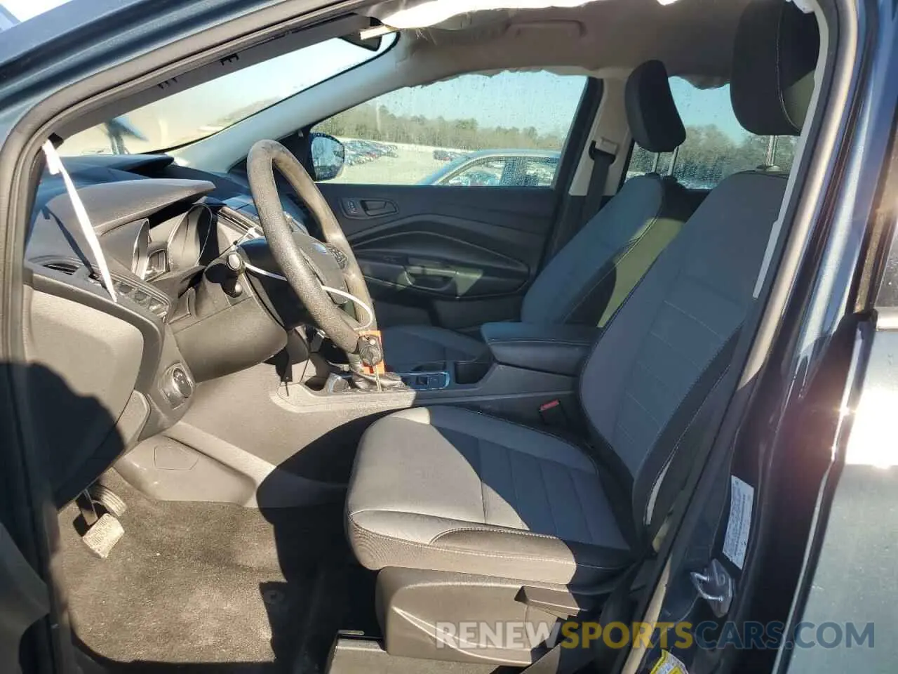 7 Photograph of a damaged car 1FMCU0F72KUB45800 FORD ESCAPE 2019