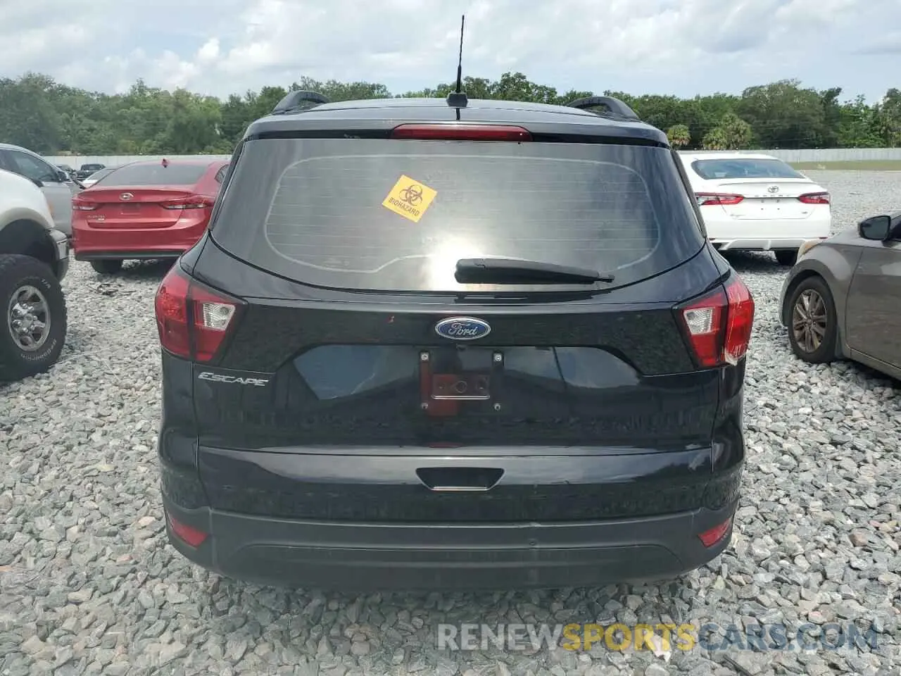 6 Photograph of a damaged car 1FMCU0F73KUA75241 FORD ESCAPE 2019