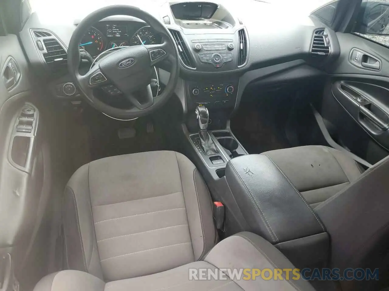 8 Photograph of a damaged car 1FMCU0F73KUA75241 FORD ESCAPE 2019