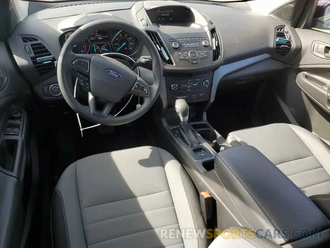 8 Photograph of a damaged car 1FMCU0F73KUA76504 FORD ESCAPE 2019