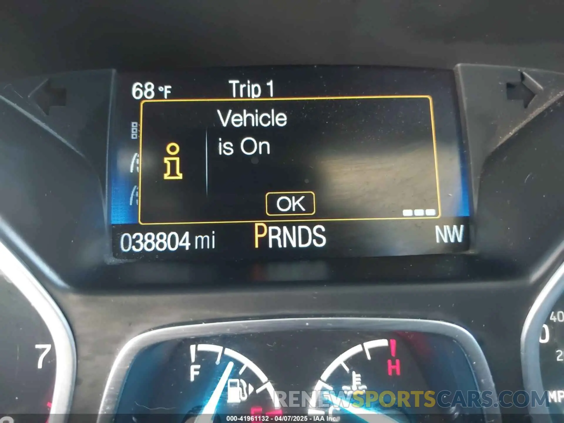 16 Photograph of a damaged car 1FMCU0F73KUB00462 FORD ESCAPE 2019