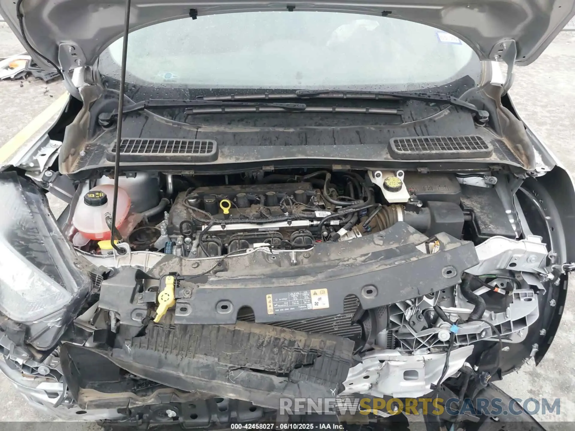 10 Photograph of a damaged car 1FMCU0F73KUB26236 FORD ESCAPE 2019