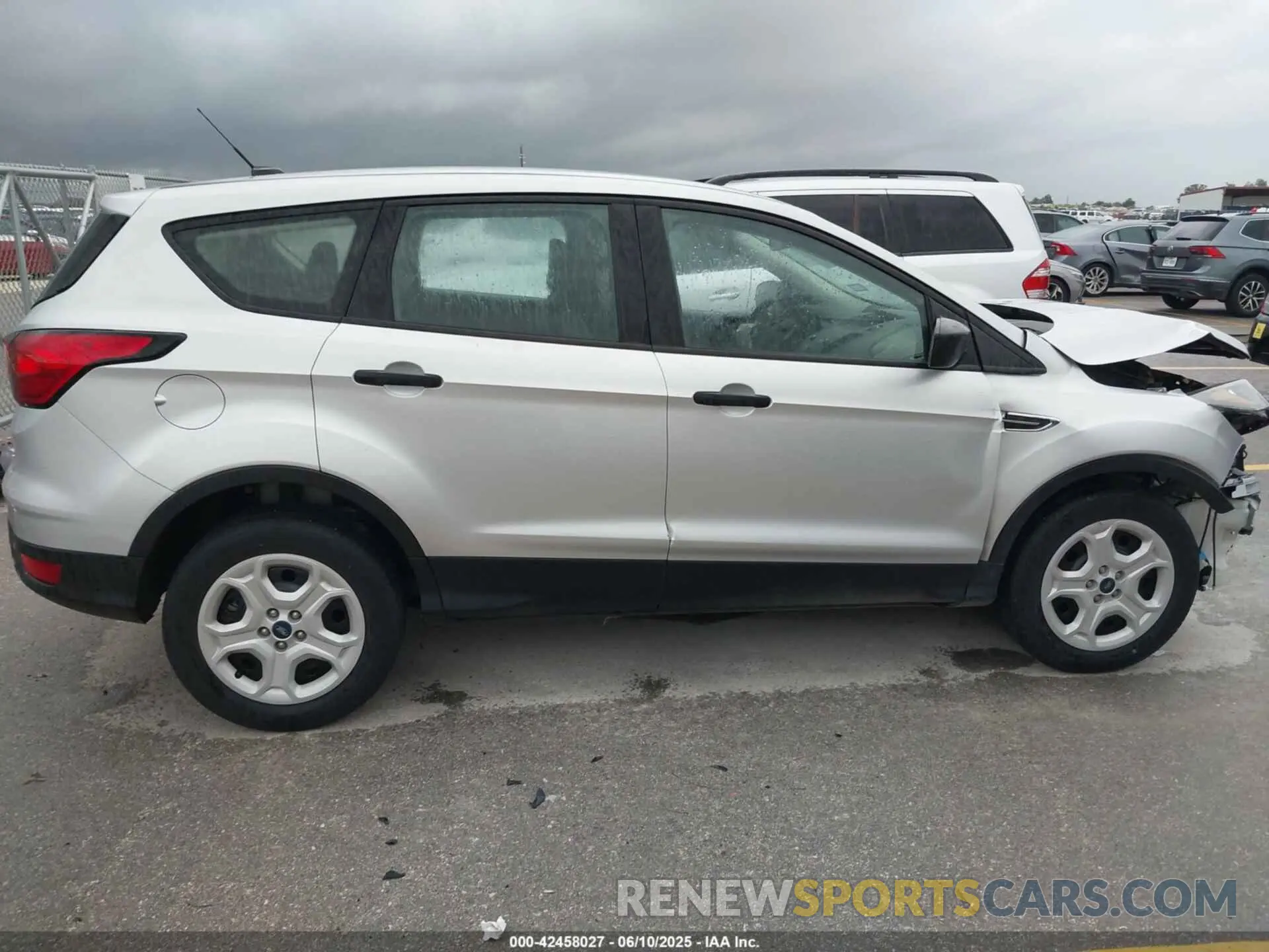 14 Photograph of a damaged car 1FMCU0F73KUB26236 FORD ESCAPE 2019