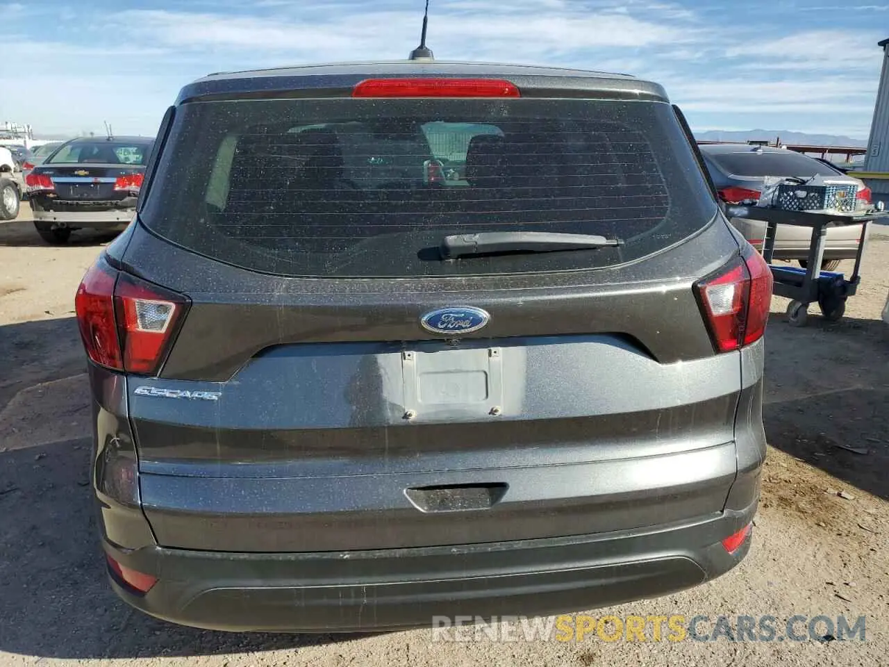 6 Photograph of a damaged car 1FMCU0F73KUB86632 FORD ESCAPE 2019