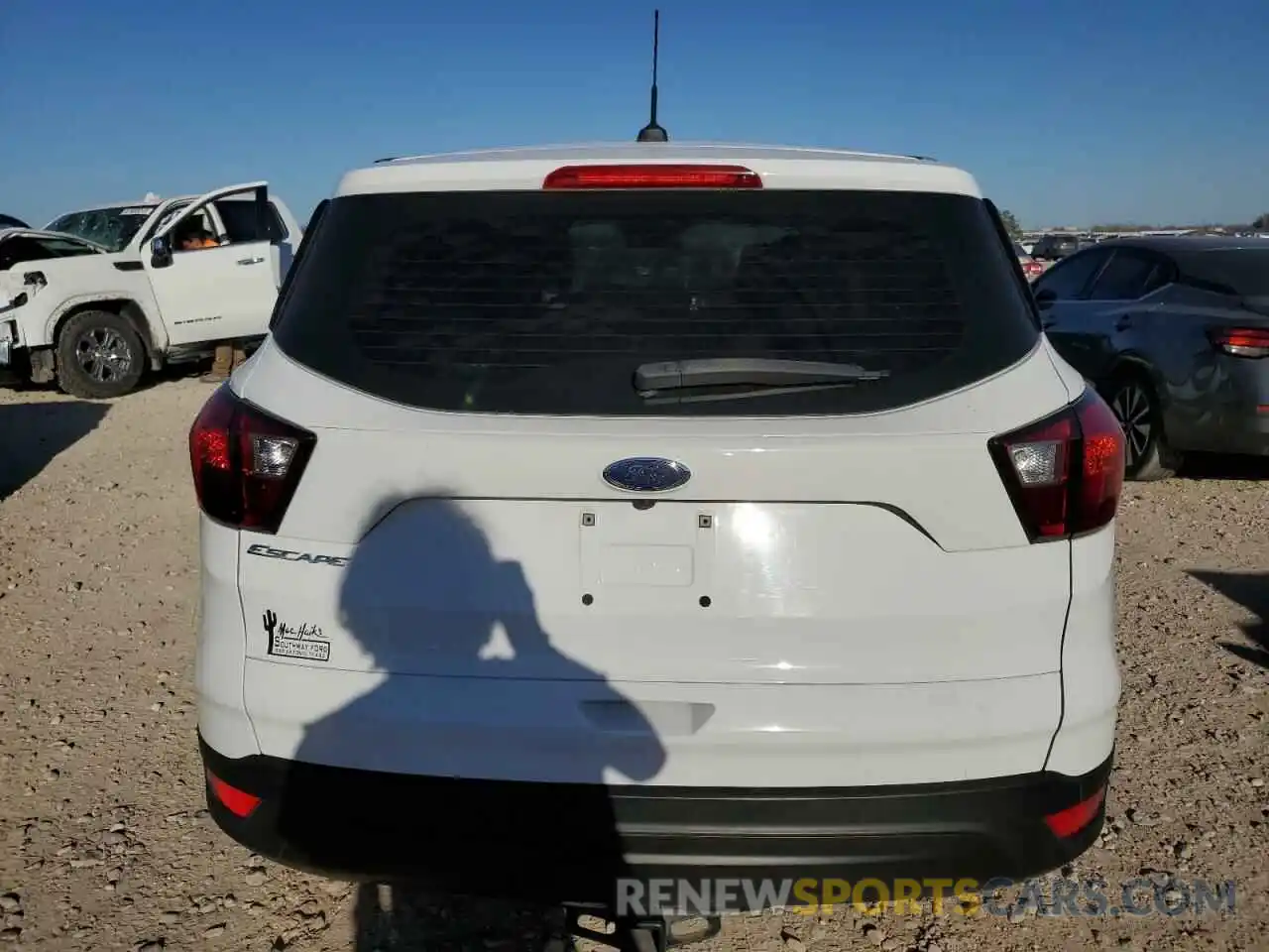 6 Photograph of a damaged car 1FMCU0F73KUC02571 FORD ESCAPE 2019