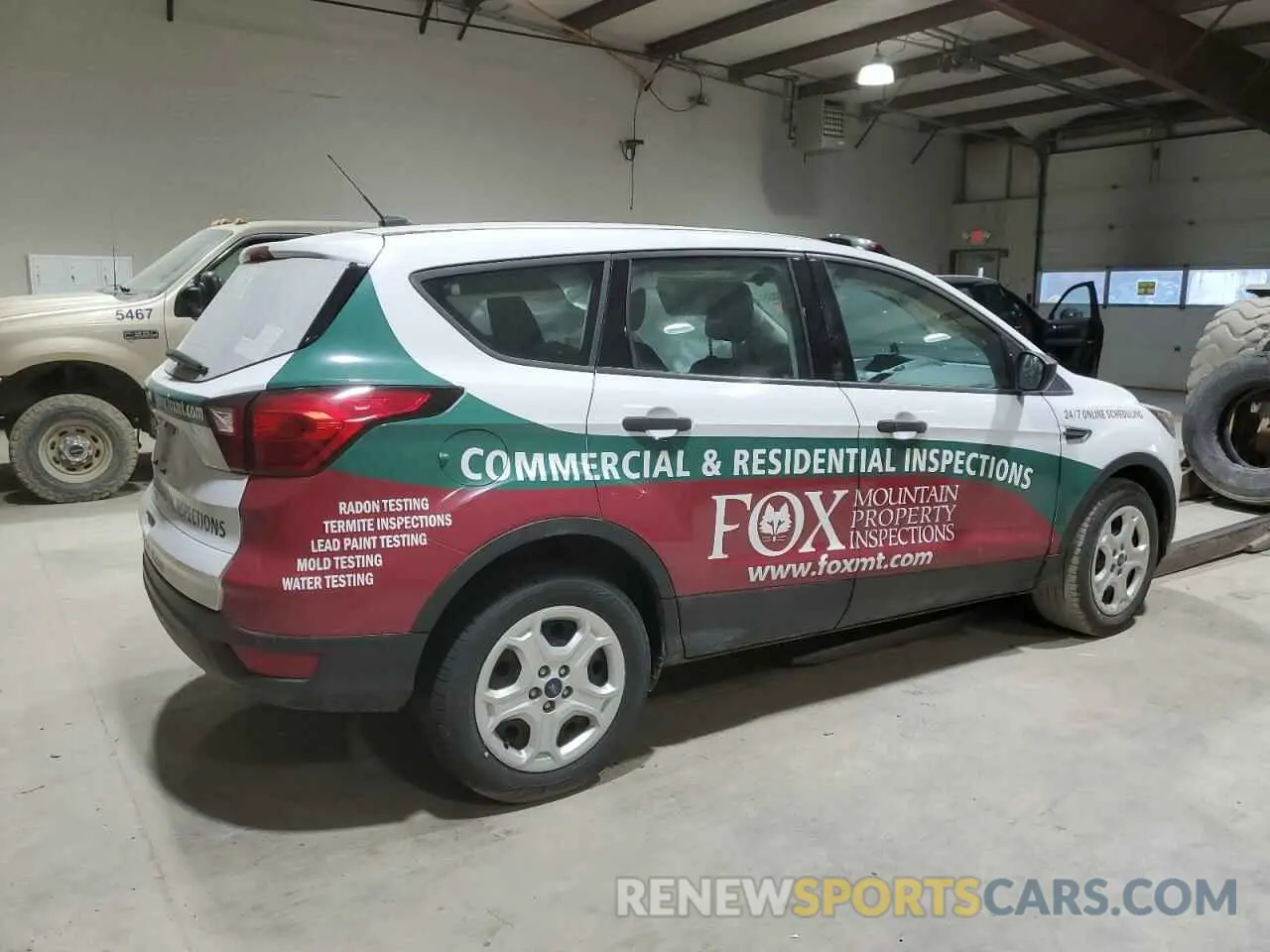 3 Photograph of a damaged car 1FMCU0F74KUA91366 FORD ESCAPE 2019