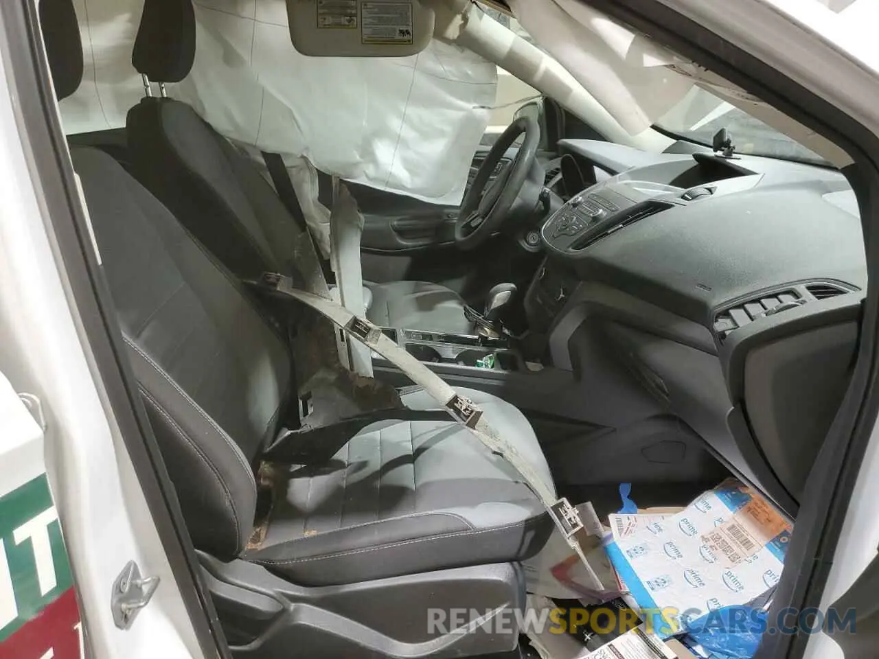 7 Photograph of a damaged car 1FMCU0F74KUA91366 FORD ESCAPE 2019