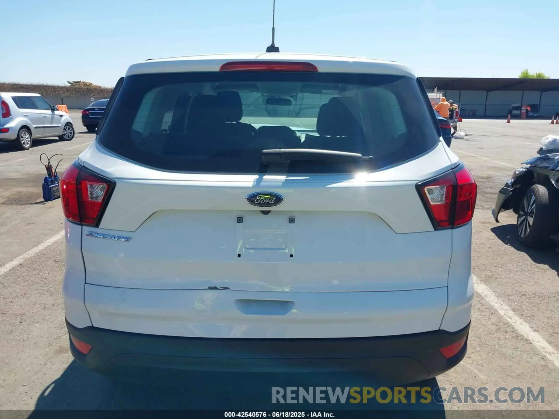 16 Photograph of a damaged car 1FMCU0F74KUB63022 FORD ESCAPE 2019