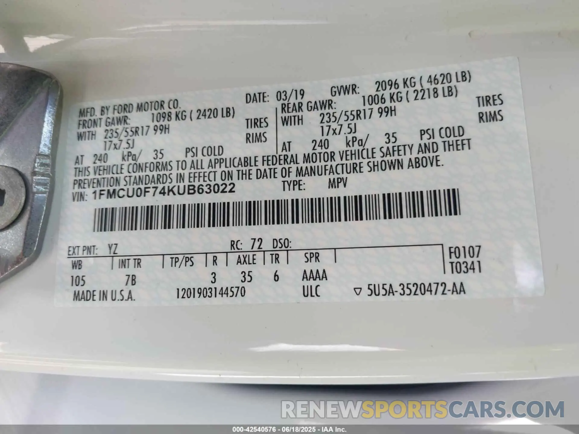 9 Photograph of a damaged car 1FMCU0F74KUB63022 FORD ESCAPE 2019