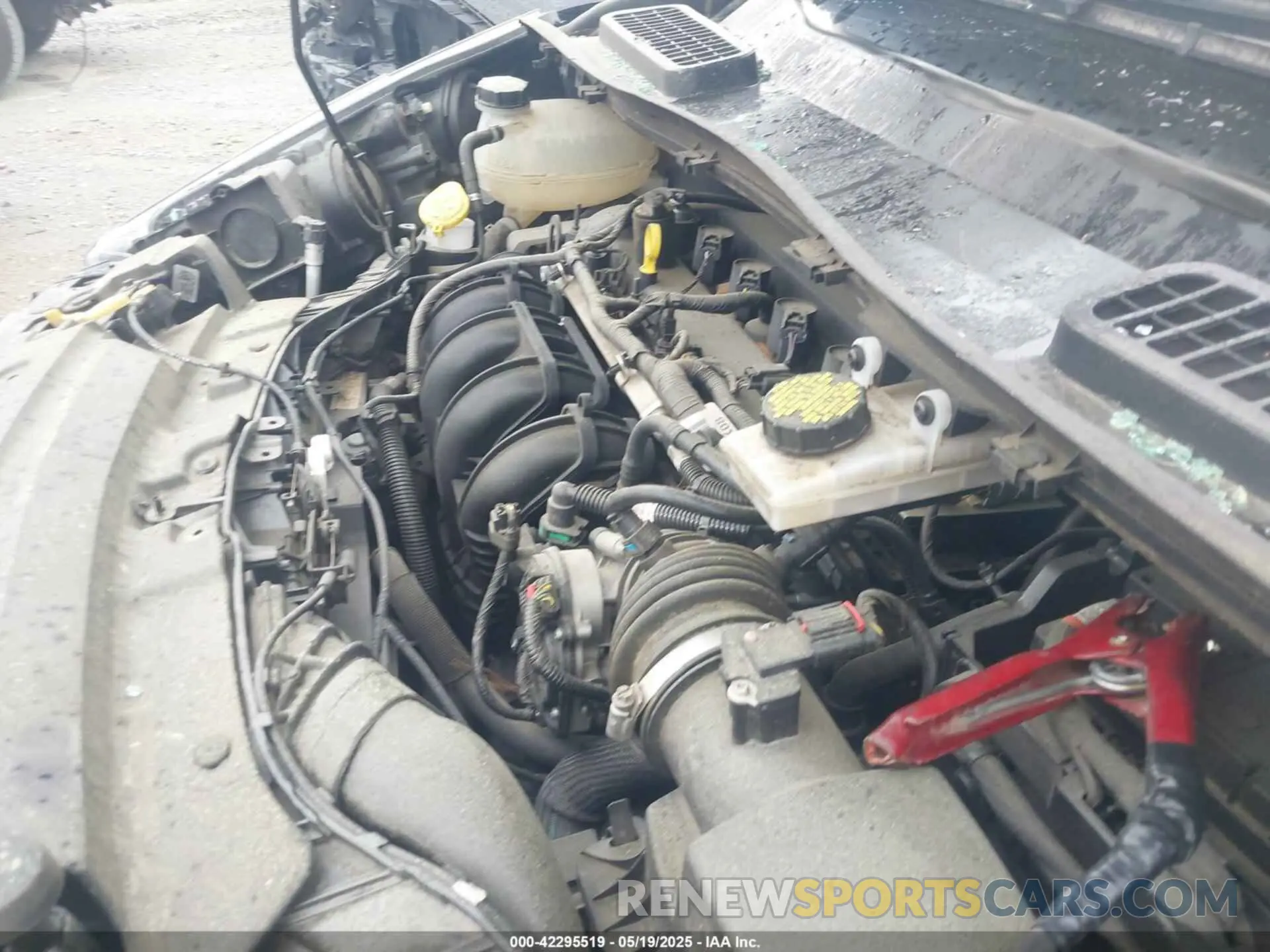 10 Photograph of a damaged car 1FMCU0F74KUC45249 FORD ESCAPE 2019