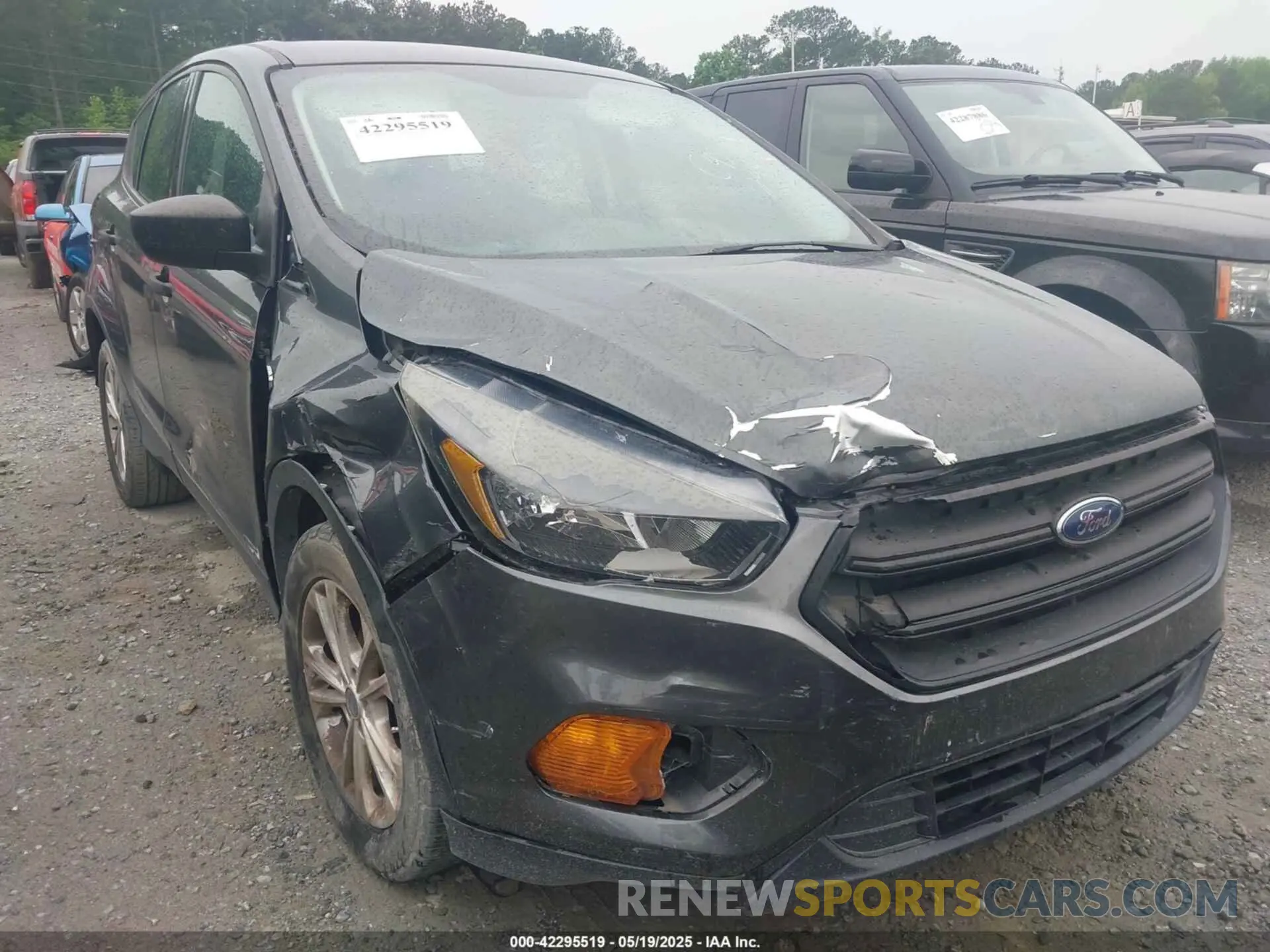 6 Photograph of a damaged car 1FMCU0F74KUC45249 FORD ESCAPE 2019