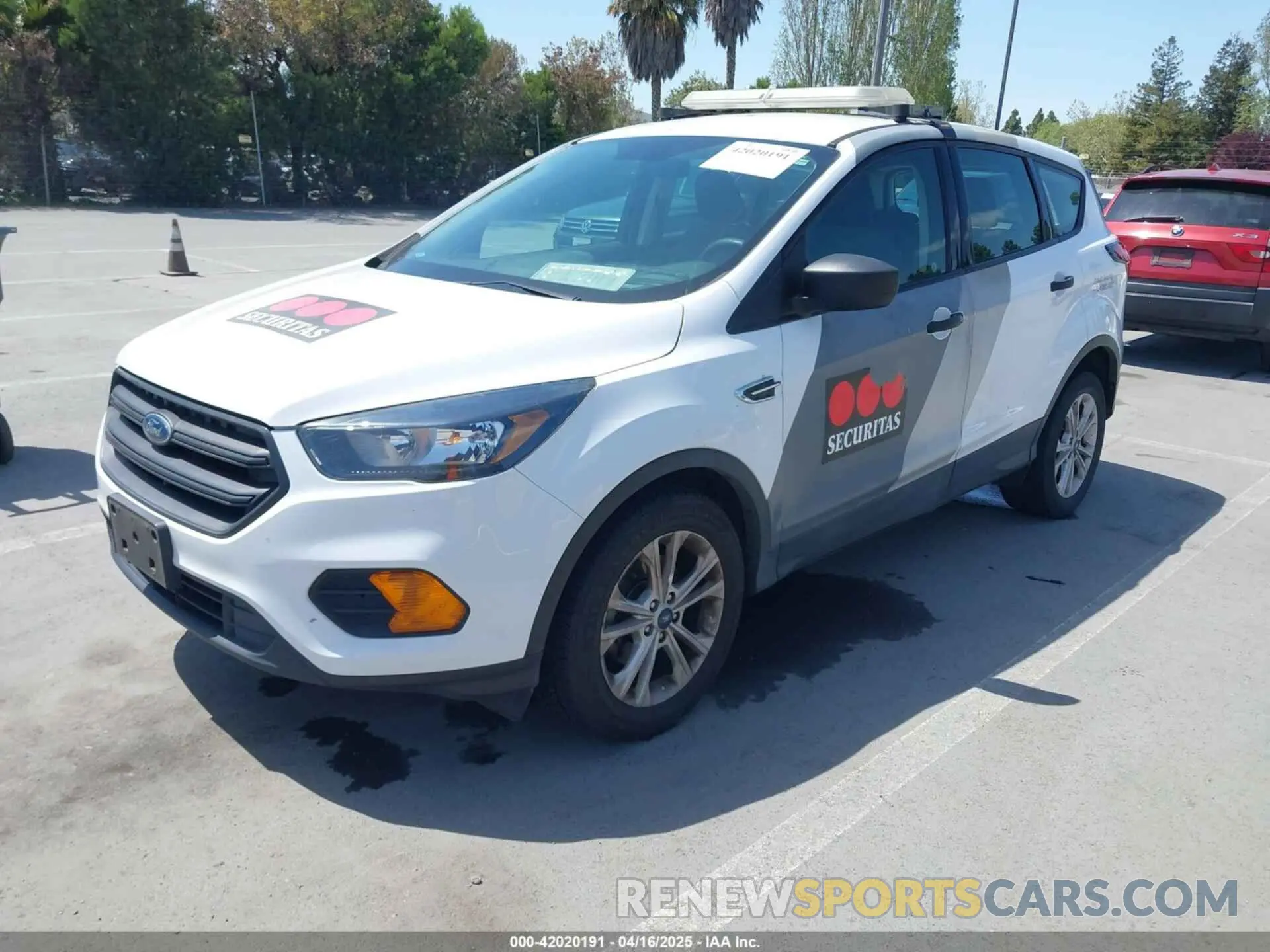 2 Photograph of a damaged car 1FMCU0F75KUA72308 FORD ESCAPE 2019