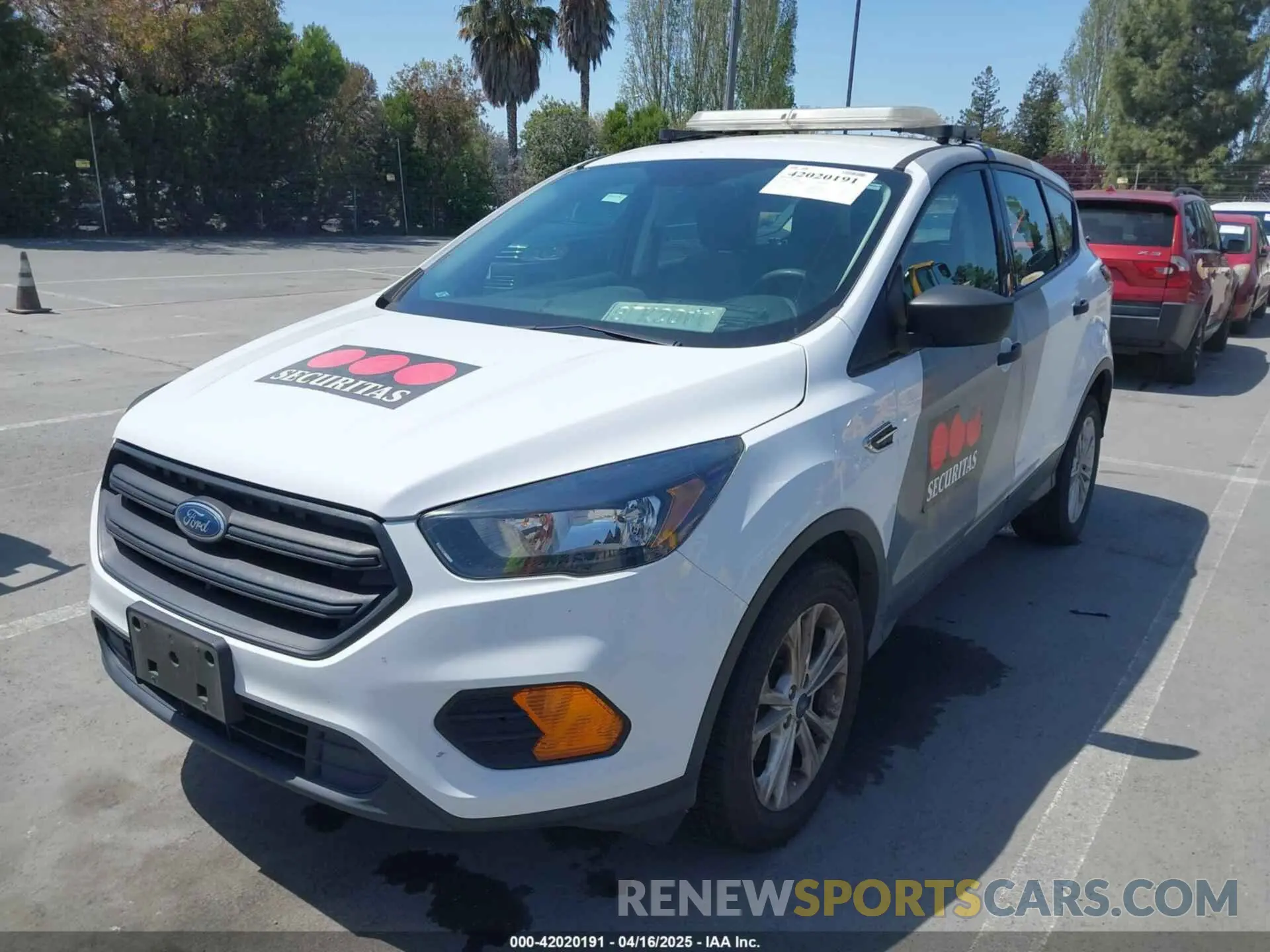 6 Photograph of a damaged car 1FMCU0F75KUA72308 FORD ESCAPE 2019