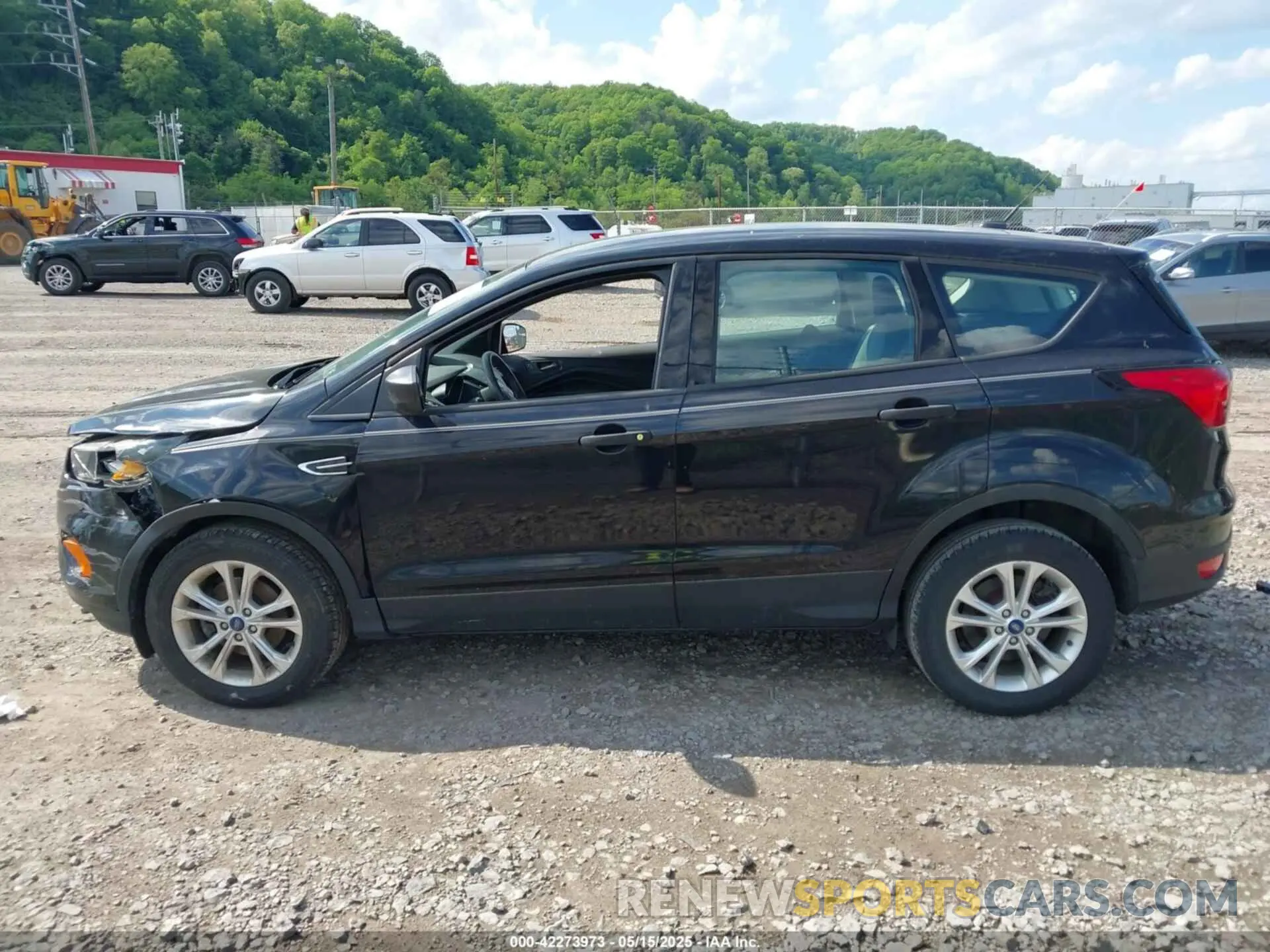 14 Photograph of a damaged car 1FMCU0F75KUA93465 FORD ESCAPE 2019
