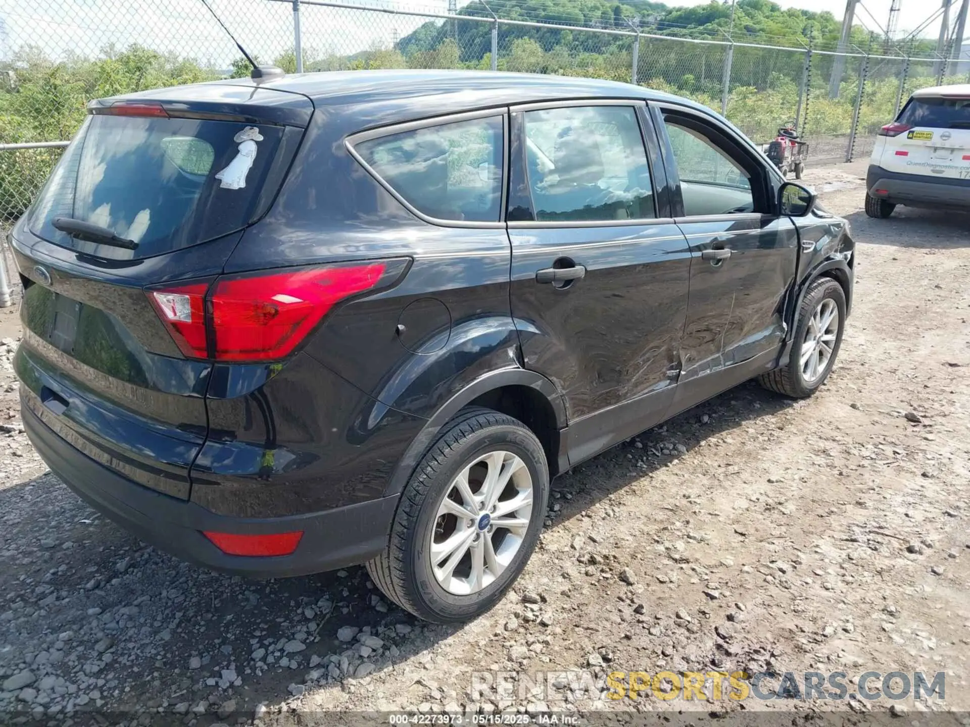 4 Photograph of a damaged car 1FMCU0F75KUA93465 FORD ESCAPE 2019