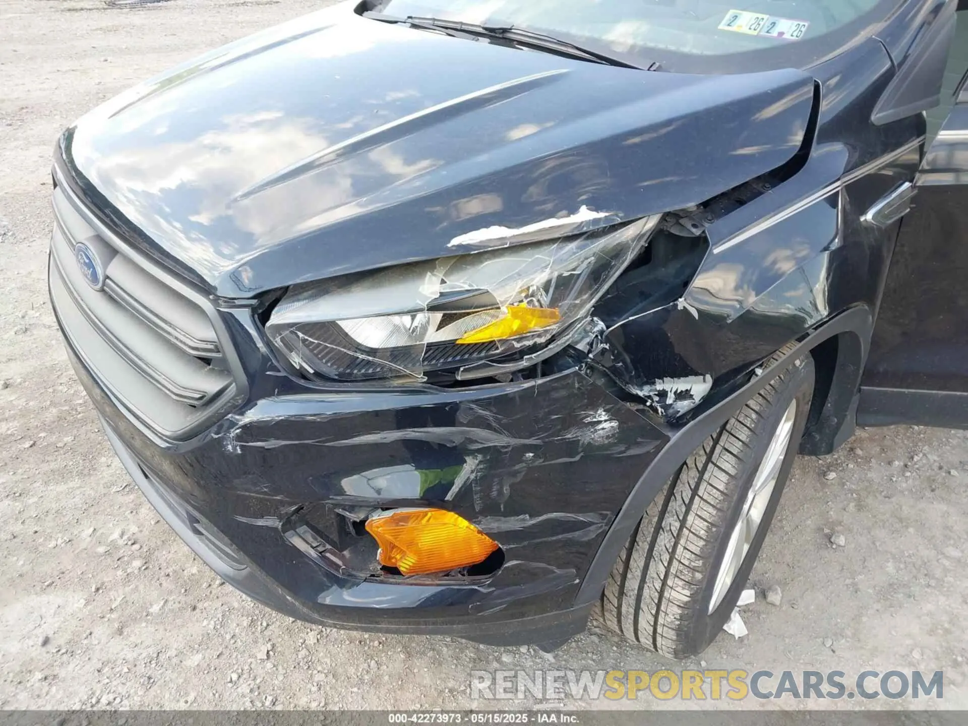 6 Photograph of a damaged car 1FMCU0F75KUA93465 FORD ESCAPE 2019