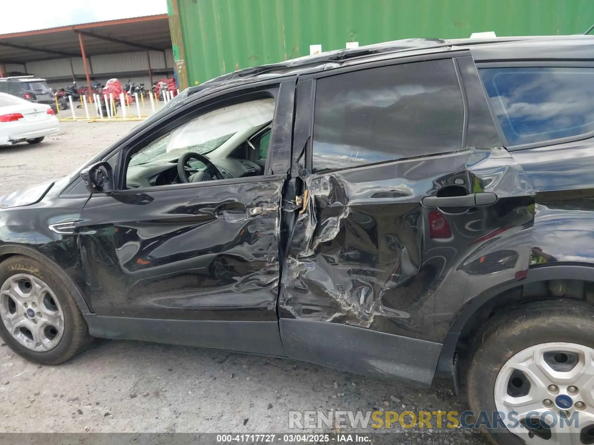 15 Photograph of a damaged car 1FMCU0F75KUB20308 FORD ESCAPE 2019