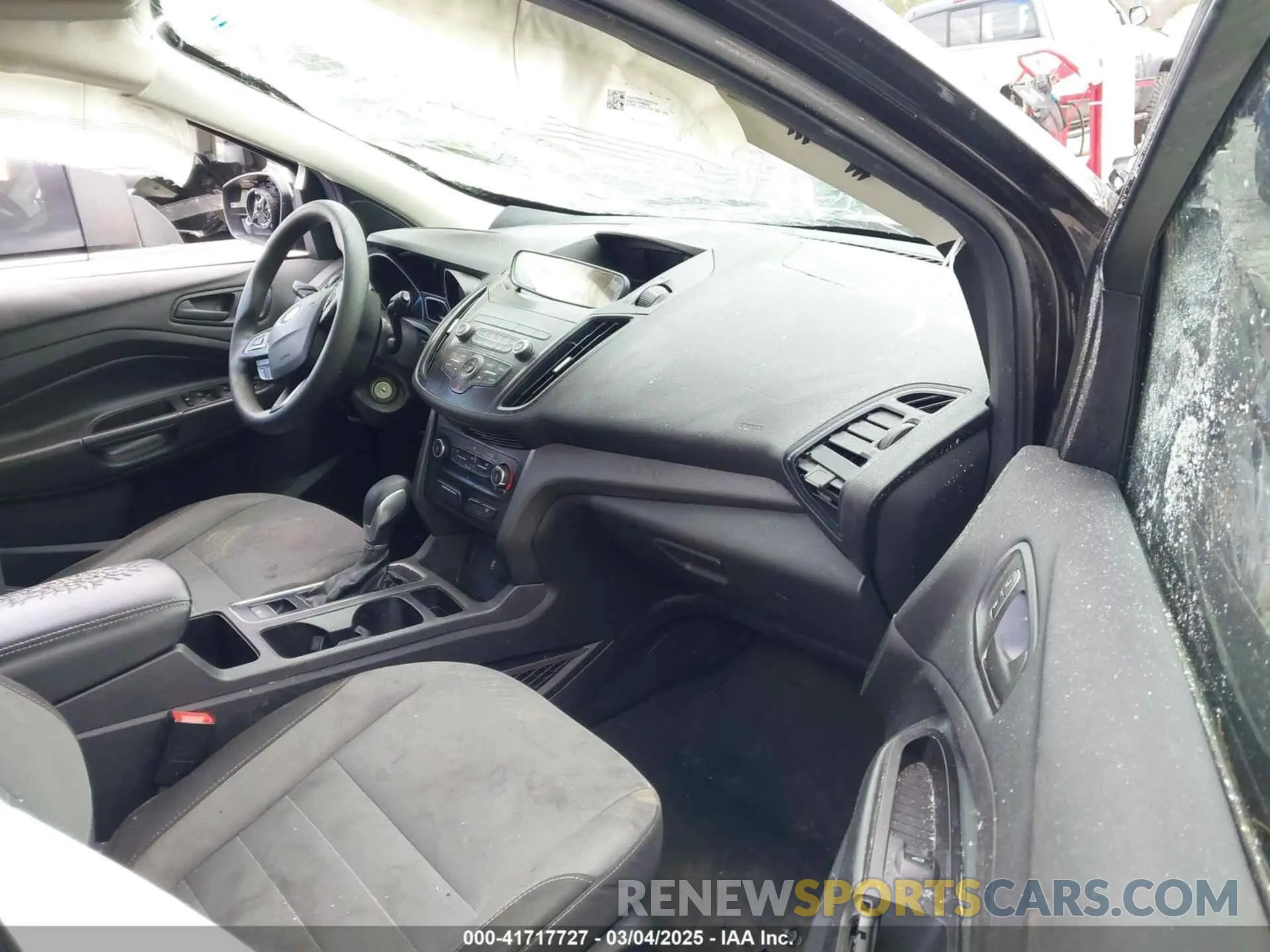 5 Photograph of a damaged car 1FMCU0F75KUB20308 FORD ESCAPE 2019