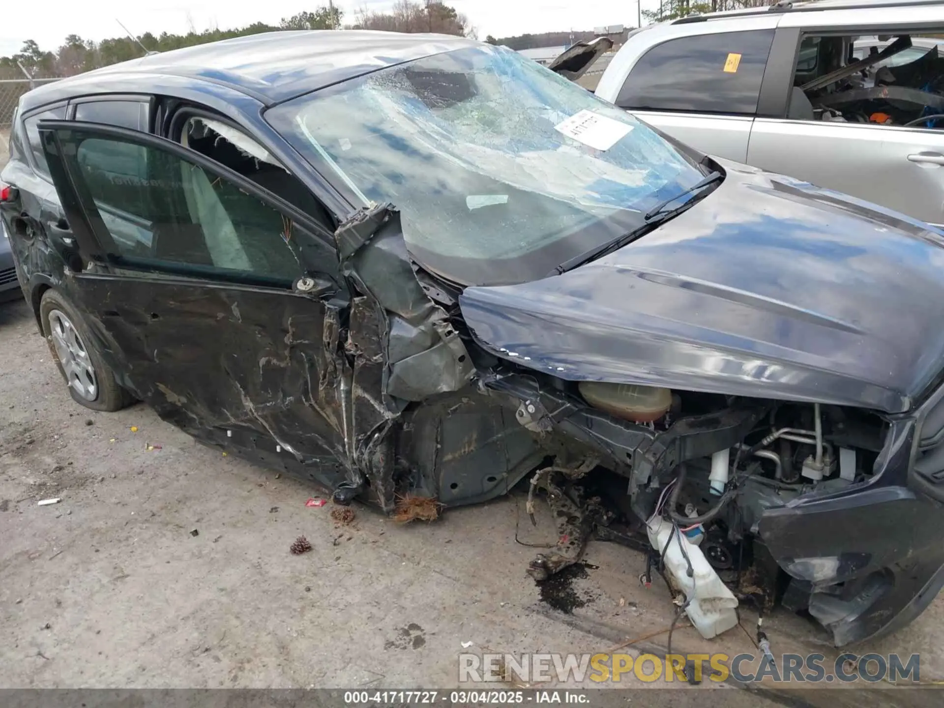 6 Photograph of a damaged car 1FMCU0F75KUB20308 FORD ESCAPE 2019