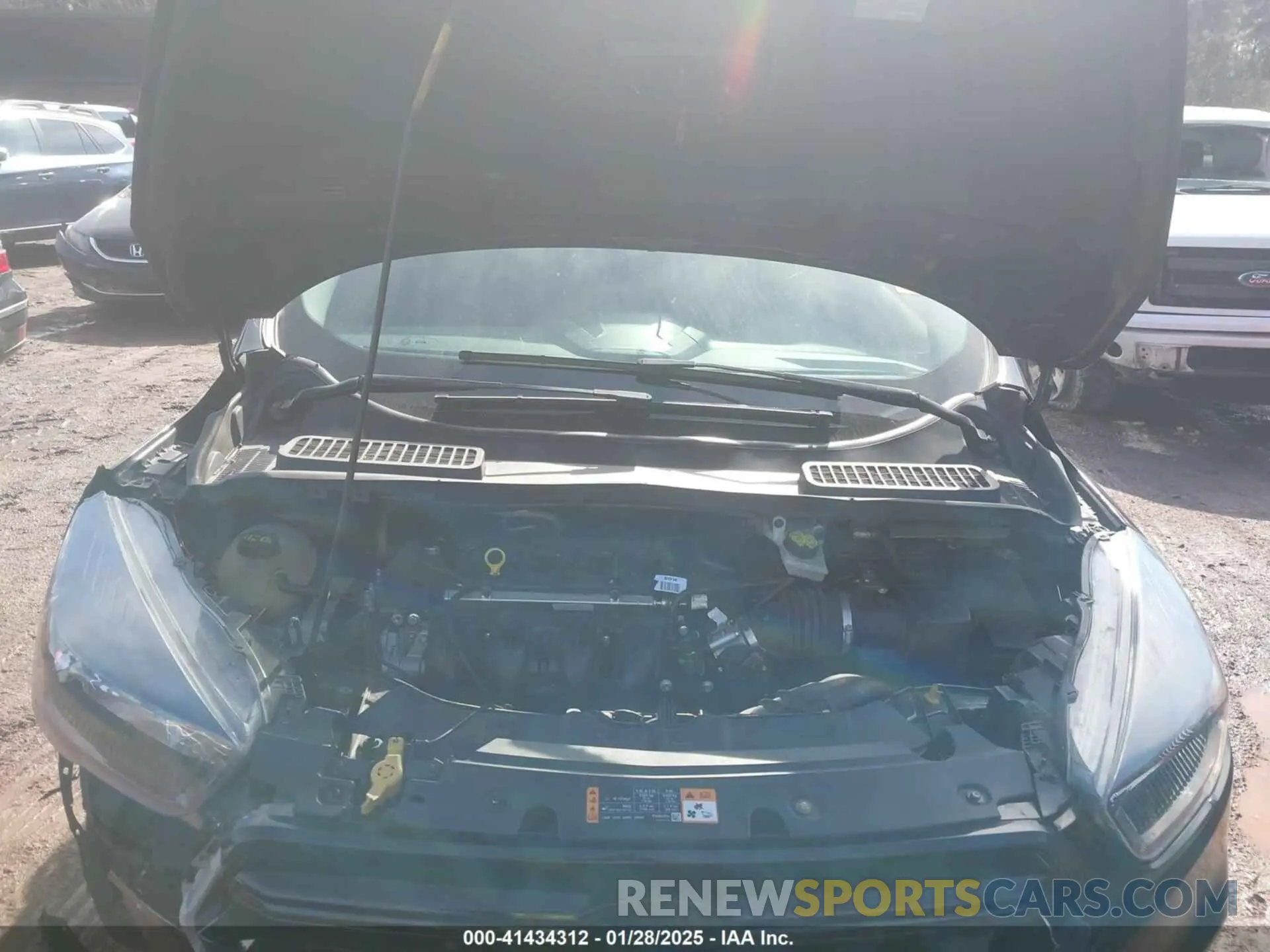 10 Photograph of a damaged car 1FMCU0F75KUB45662 FORD ESCAPE 2019