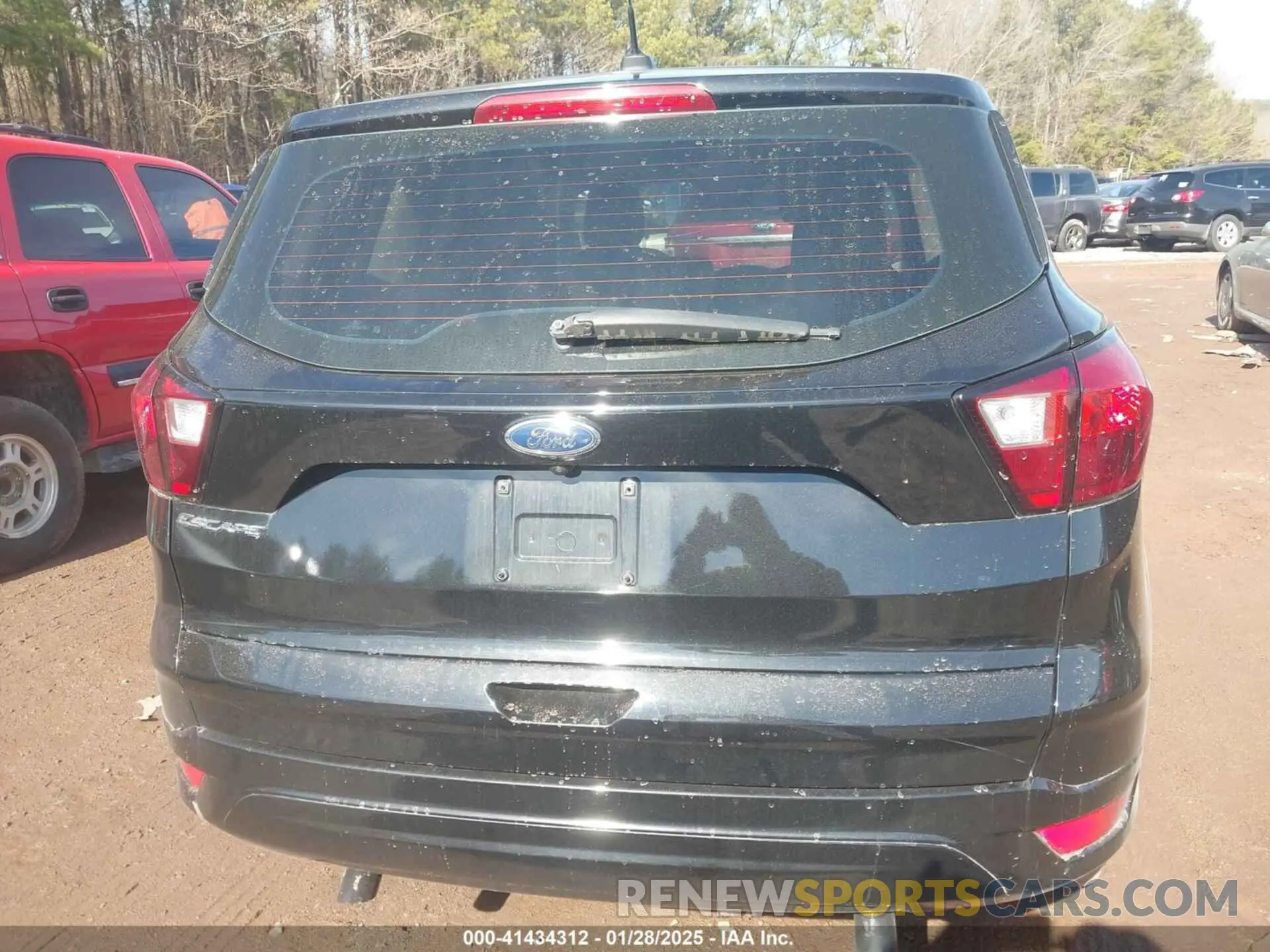 15 Photograph of a damaged car 1FMCU0F75KUB45662 FORD ESCAPE 2019