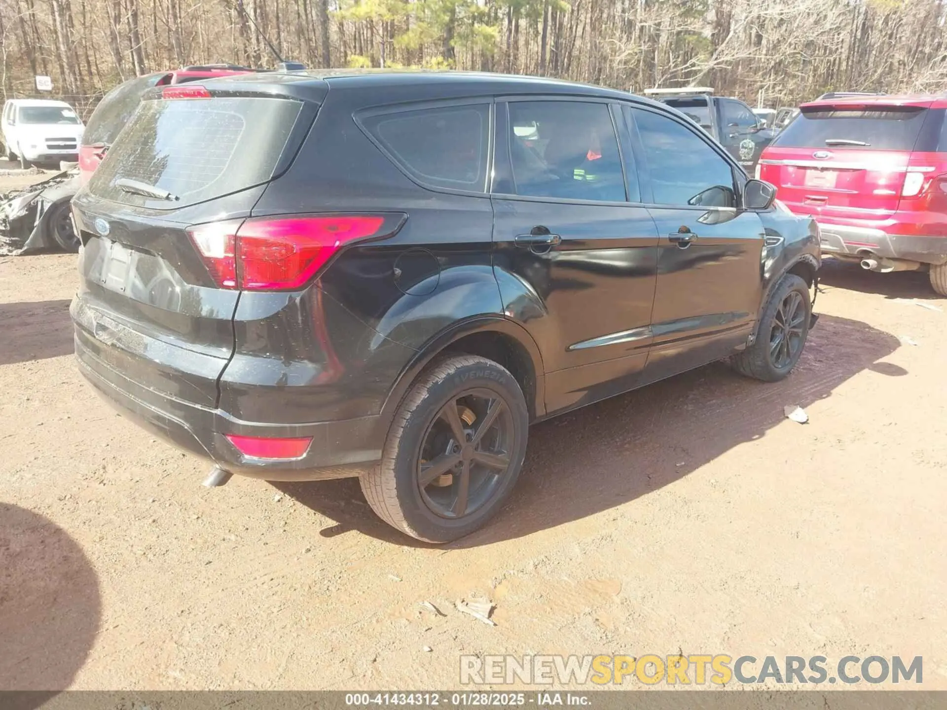 4 Photograph of a damaged car 1FMCU0F75KUB45662 FORD ESCAPE 2019