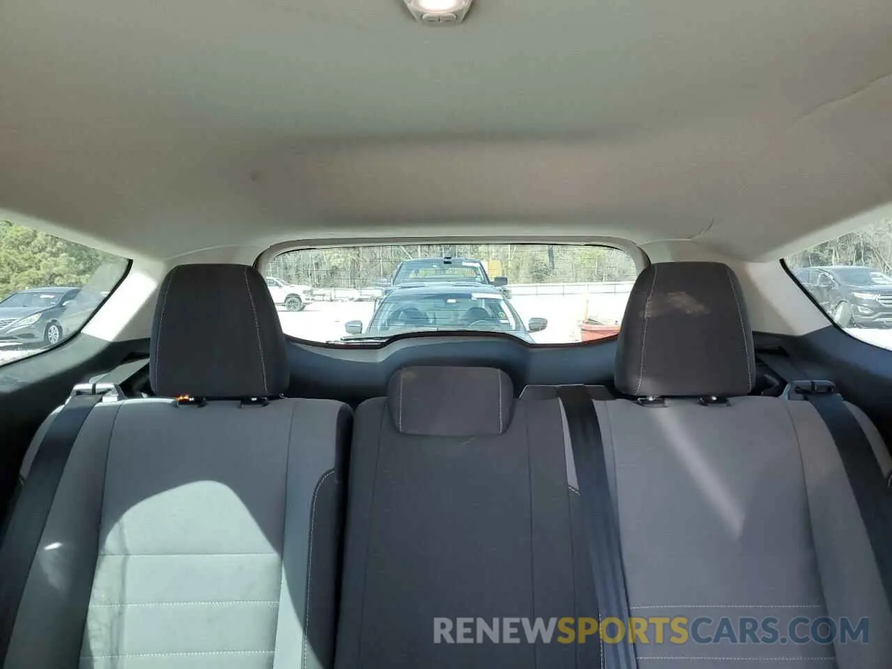 10 Photograph of a damaged car 1FMCU0F75KUB57553 FORD ESCAPE 2019