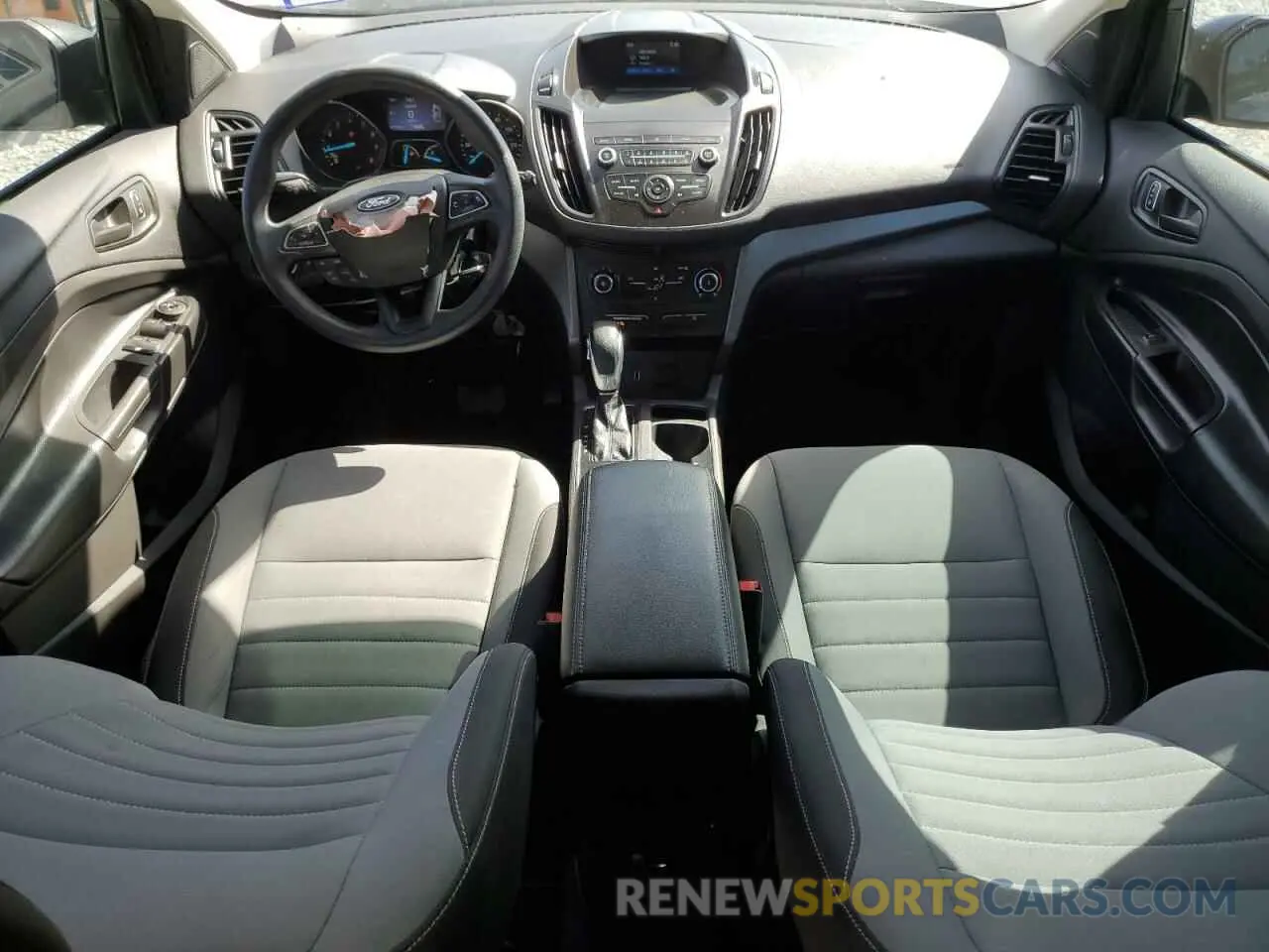 8 Photograph of a damaged car 1FMCU0F75KUB57553 FORD ESCAPE 2019