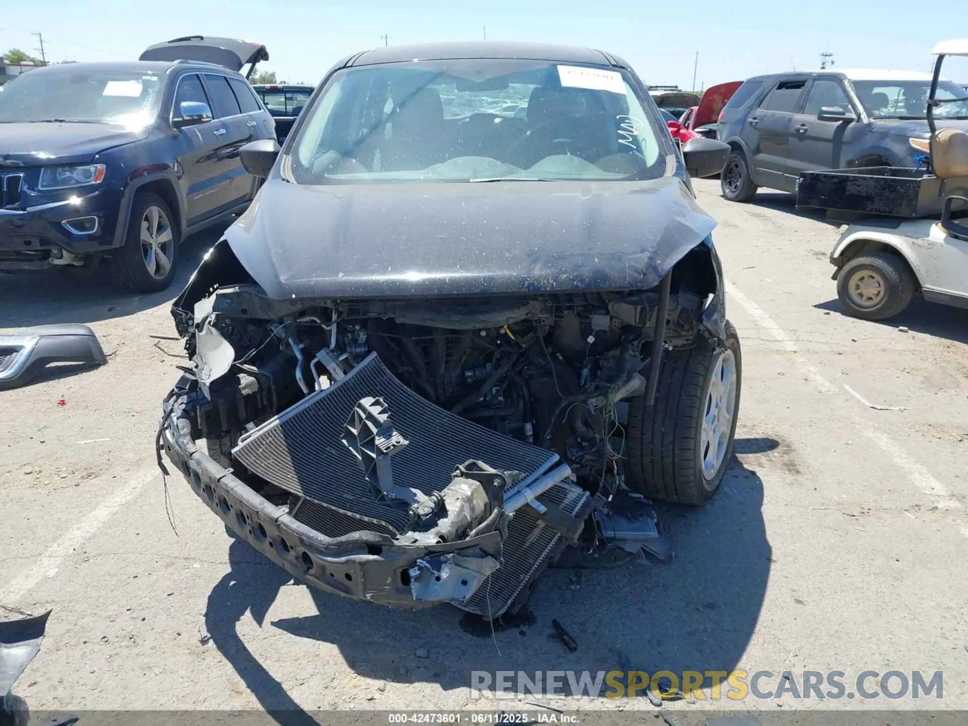 6 Photograph of a damaged car 1FMCU0F75KUB63627 FORD ESCAPE 2019