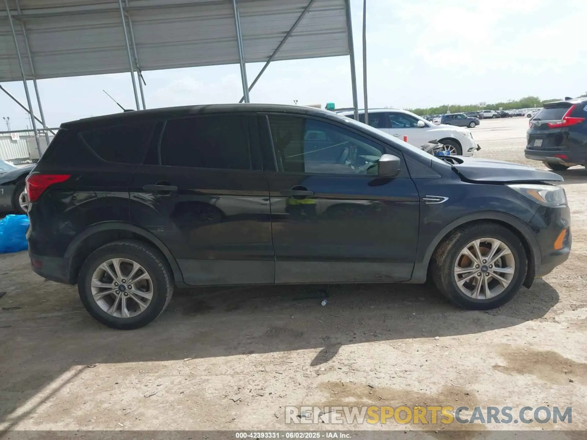 14 Photograph of a damaged car 1FMCU0F75KUB77866 FORD ESCAPE 2019