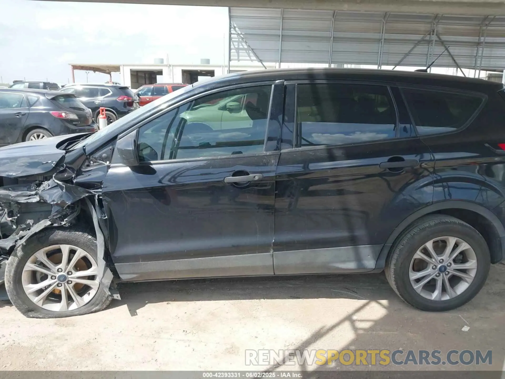 15 Photograph of a damaged car 1FMCU0F75KUB77866 FORD ESCAPE 2019