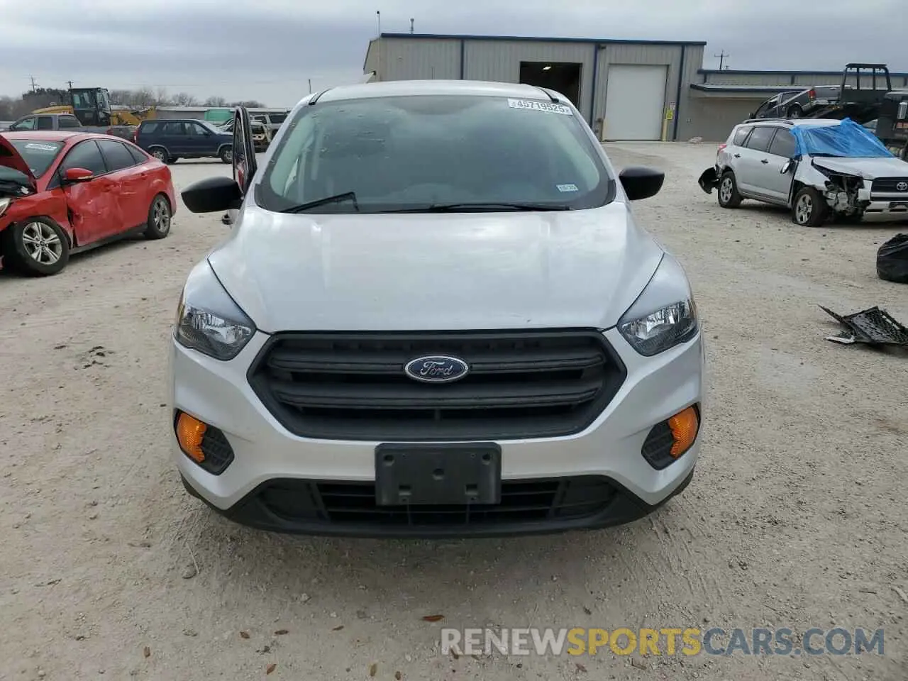 5 Photograph of a damaged car 1FMCU0F75KUC02555 FORD ESCAPE 2019