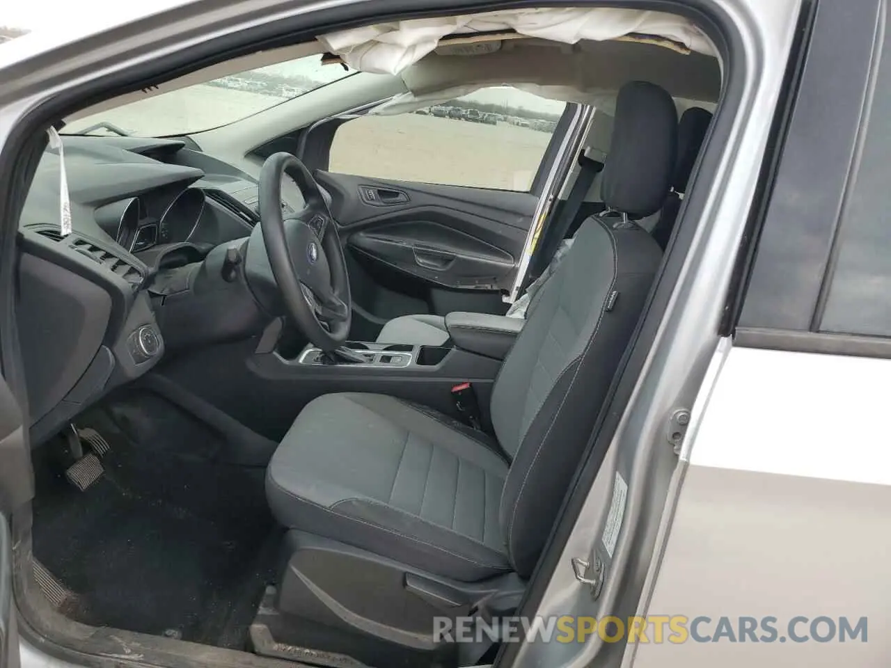 7 Photograph of a damaged car 1FMCU0F75KUC02555 FORD ESCAPE 2019